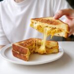 치즈 단호박 토스트 완성 모습, 치즈가 늘어나는 비주얼
