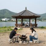 지리산 달궁계곡 펜션 1박2일 여행 지리산 달궁계곡 앞 정자나무펜션 계곡 뷰와 바비큐 장면
