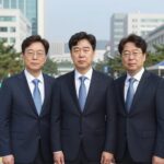 명청대전 직격 민주당 균열 실체 민주당 당대표 선거에서 정청래 김민석 송영길 세 인물의 대결 구도를 나타내는 합성 이미지